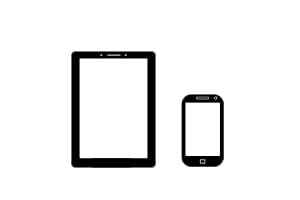 Une image monochrome d'un téléphone et d'une tablette, mettant en valeur leurs capacités de support technologique dans le domaine informatique.